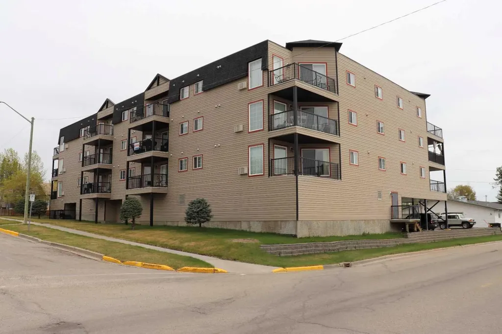 5037 7 Avenue Edson AB T7E 0A8