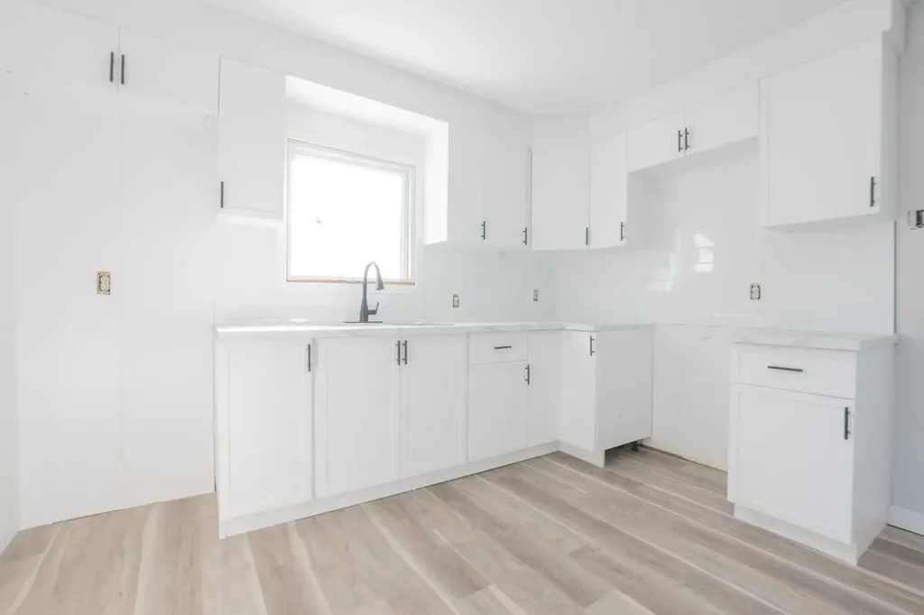 9513 105 Avenue Grande Prairie AB T8V 1G5