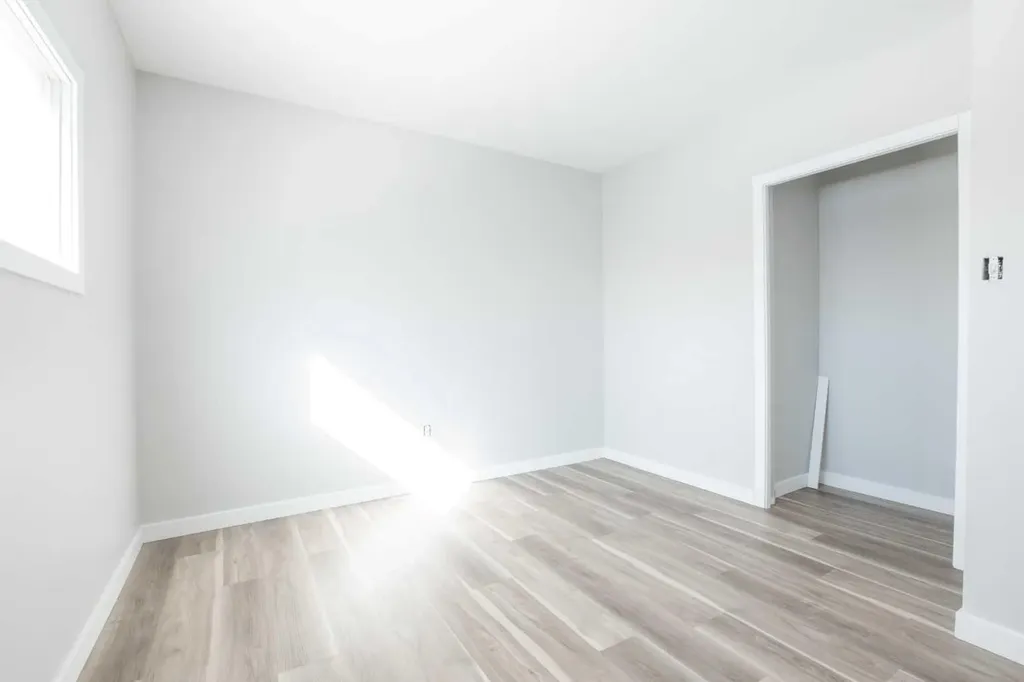 9513 105 Avenue Grande Prairie AB T8V 1G5