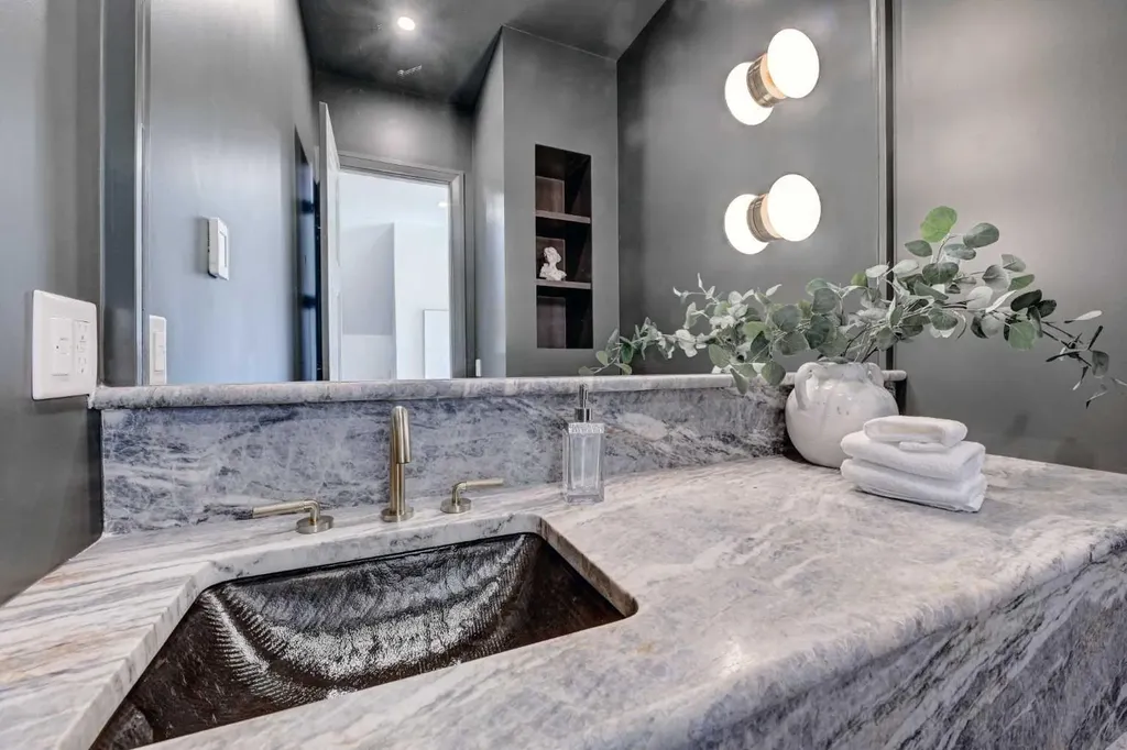 3614 10 Street SW Calgary AB T2T 3H8