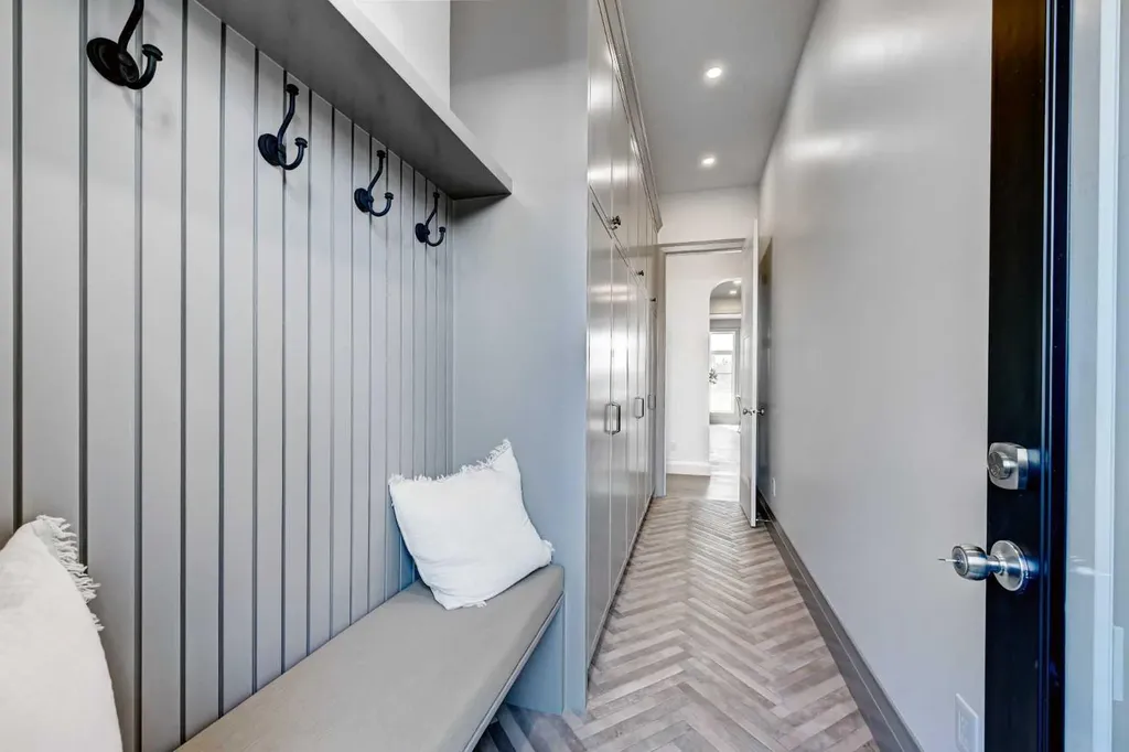 3614 10 Street SW Calgary AB T2T 3H8