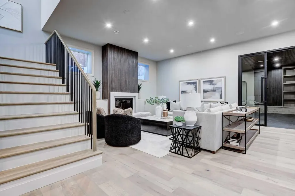 3614 10 Street SW Calgary AB T2T 3H8