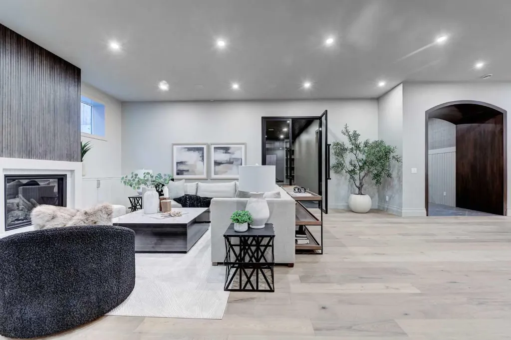 3614 10 Street SW Calgary AB T2T 3H8