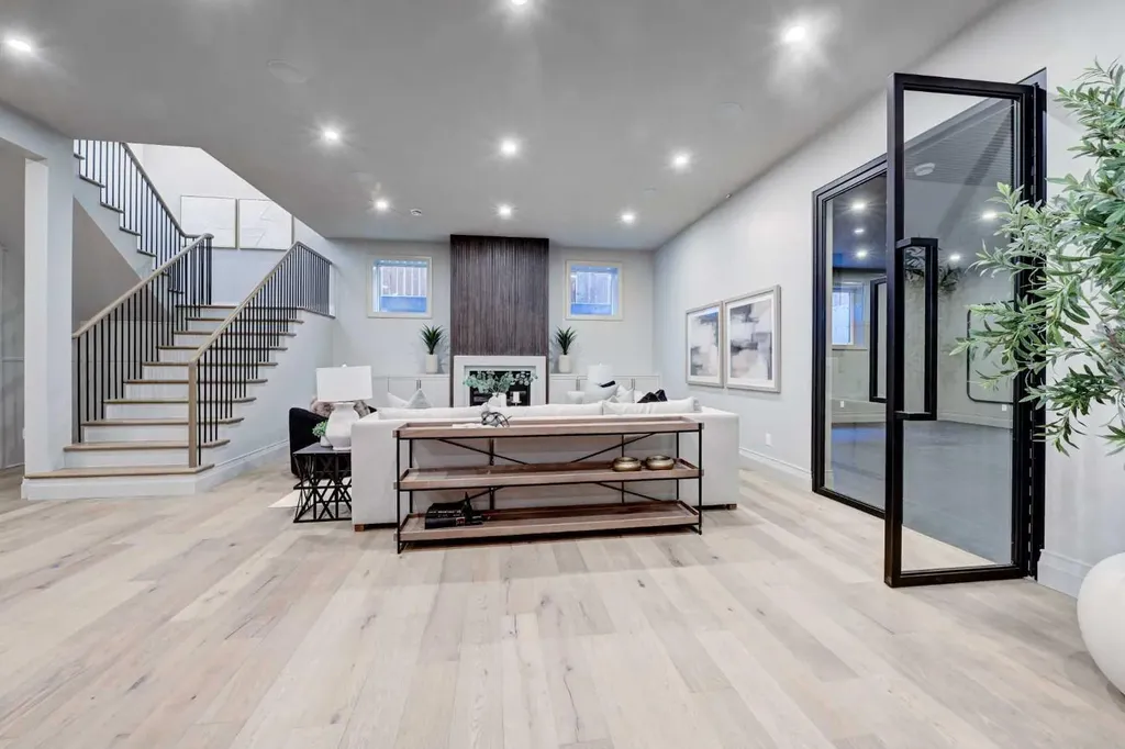 3614 10 Street SW Calgary AB T2T 3H8