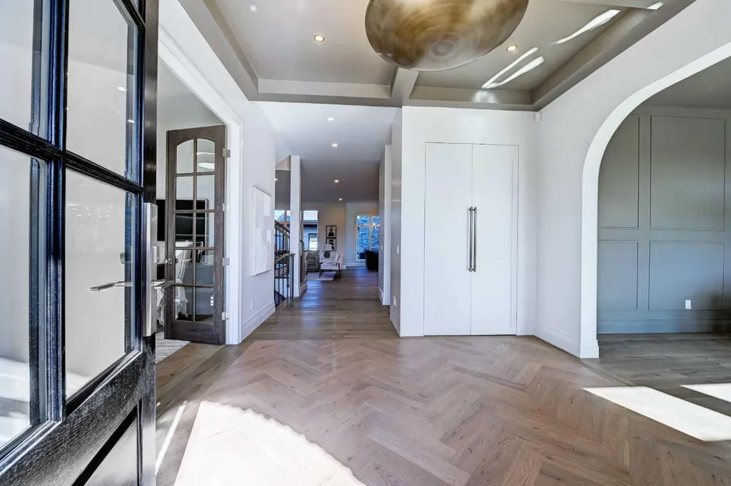 3614 10 Street SW Calgary AB T2T 3H8