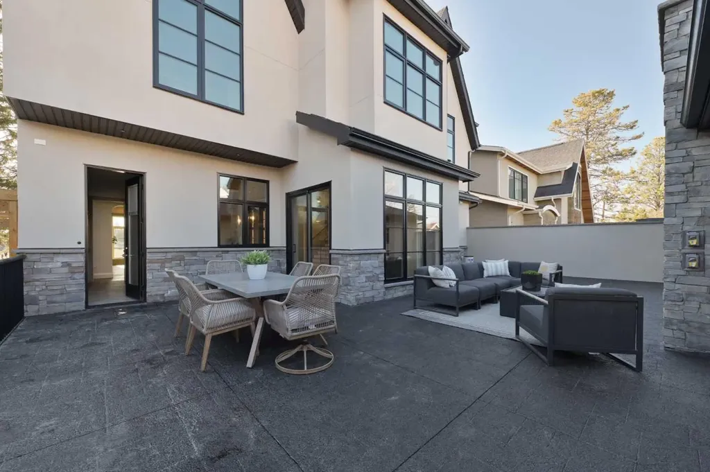 3614 10 Street SW Calgary AB T2T 3H8