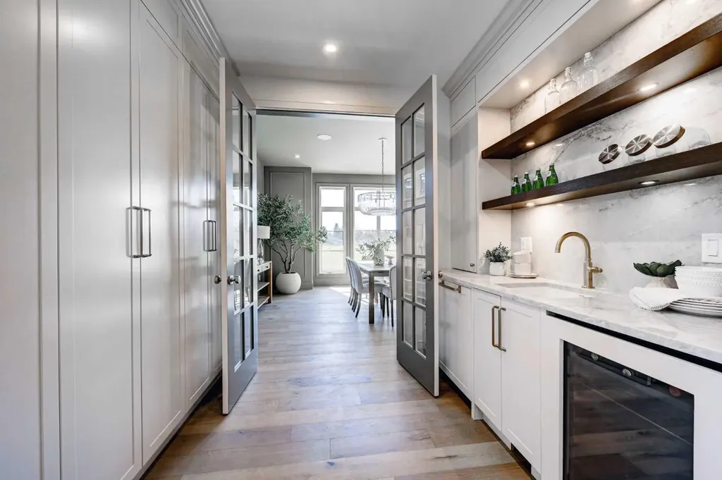 3614 10 Street SW Calgary AB T2T 3H8