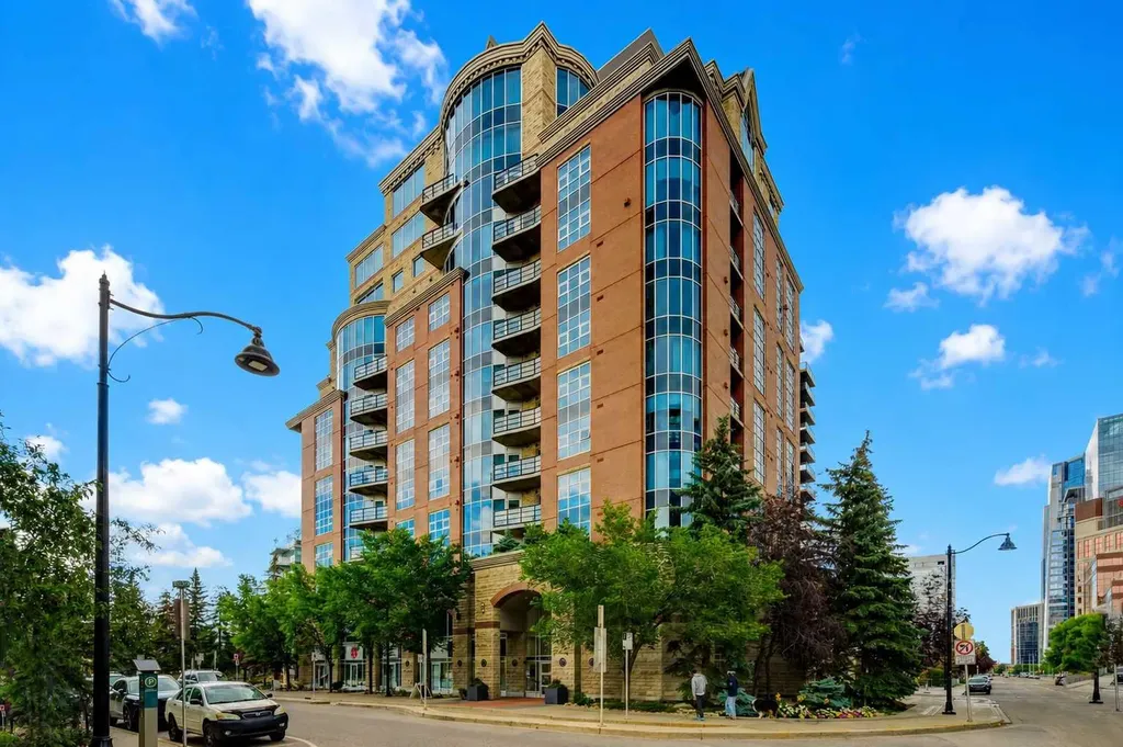 110 7 Street SW Calgary AB T2P 5M9