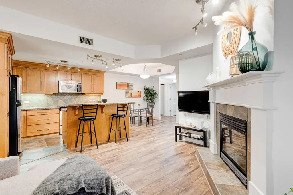 110 7 Street SW Calgary AB T2P 5M9