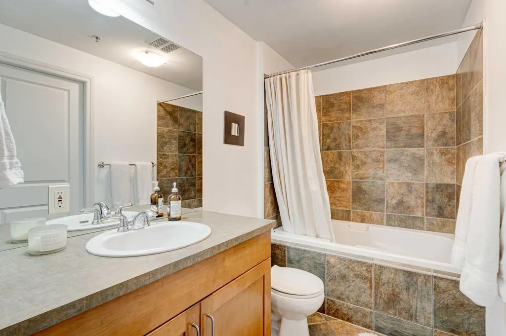 110 7 Street SW Calgary AB T2P 5M9