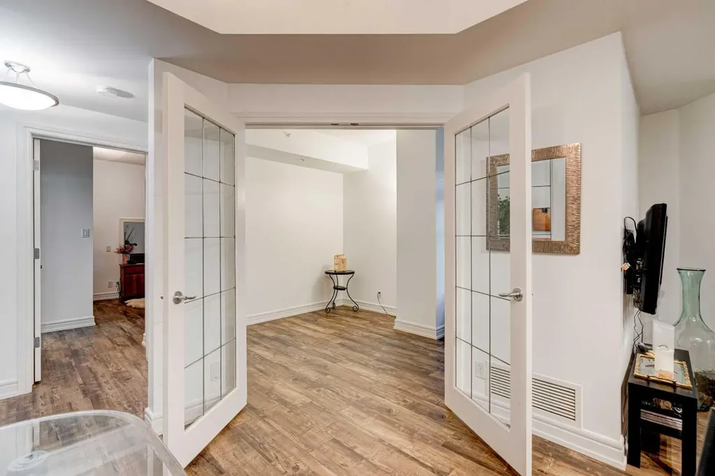 110 7 Street SW Calgary AB T2P 5M9