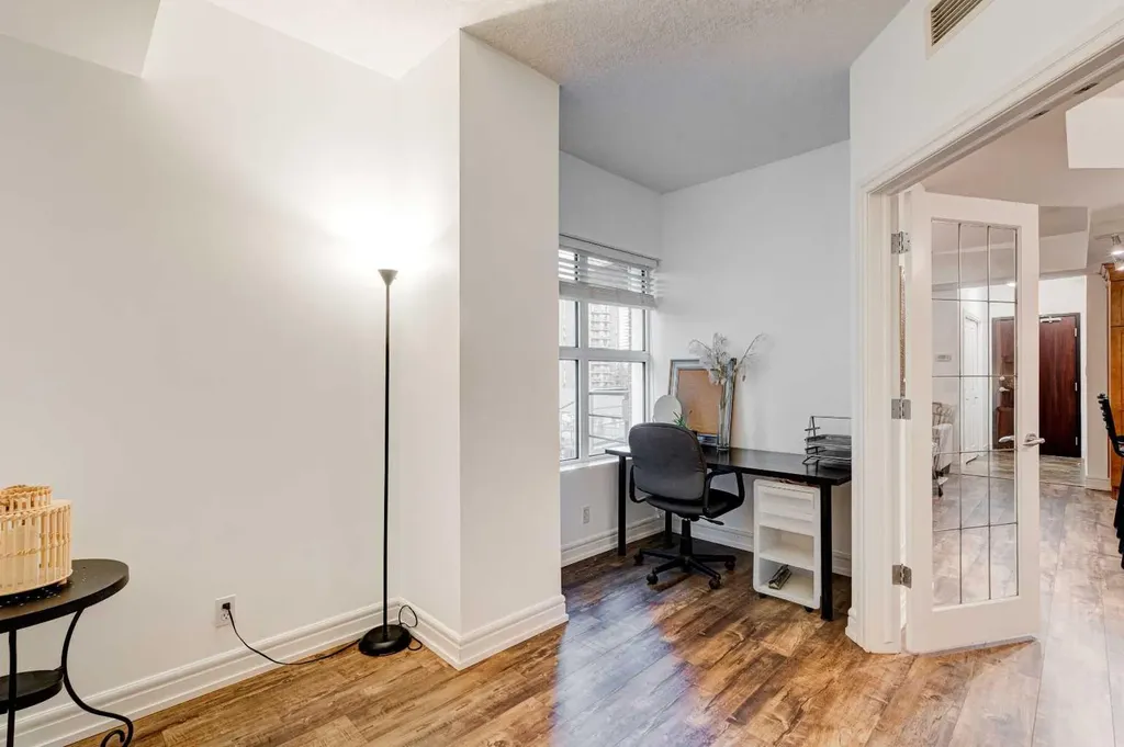 110 7 Street SW Calgary AB T2P 5M9
