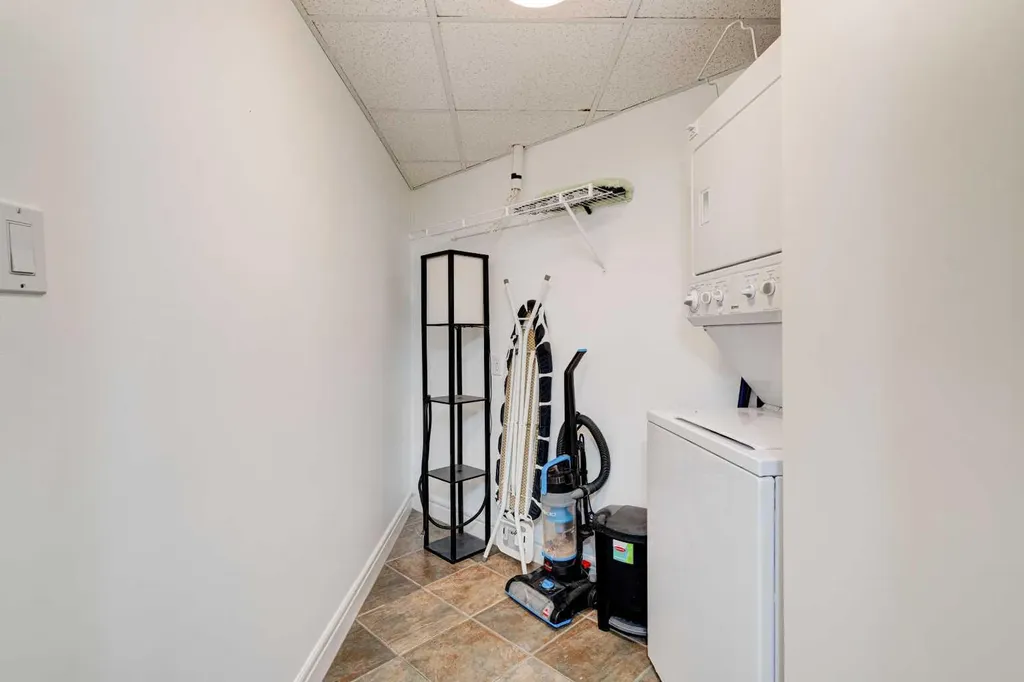110 7 Street SW Calgary AB T2P 5M9