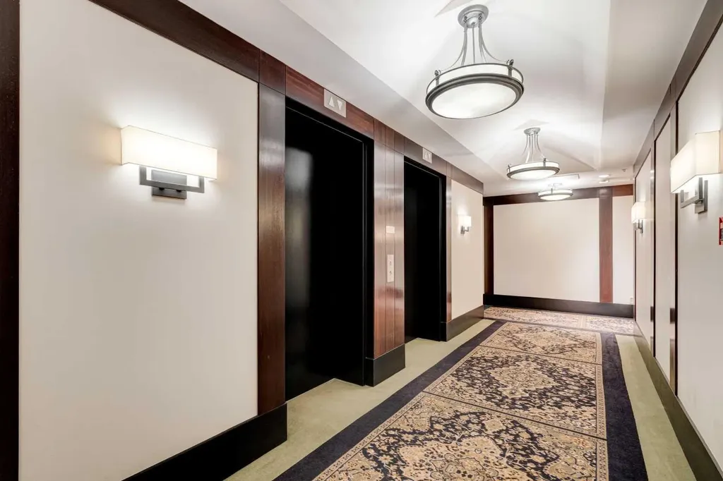 110 7 Street SW Calgary AB T2P 5M9