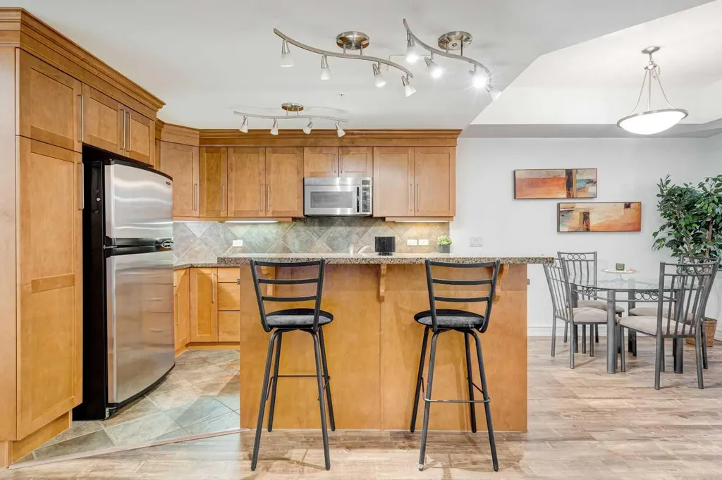 110 7 Street SW Calgary AB T2P 5M9