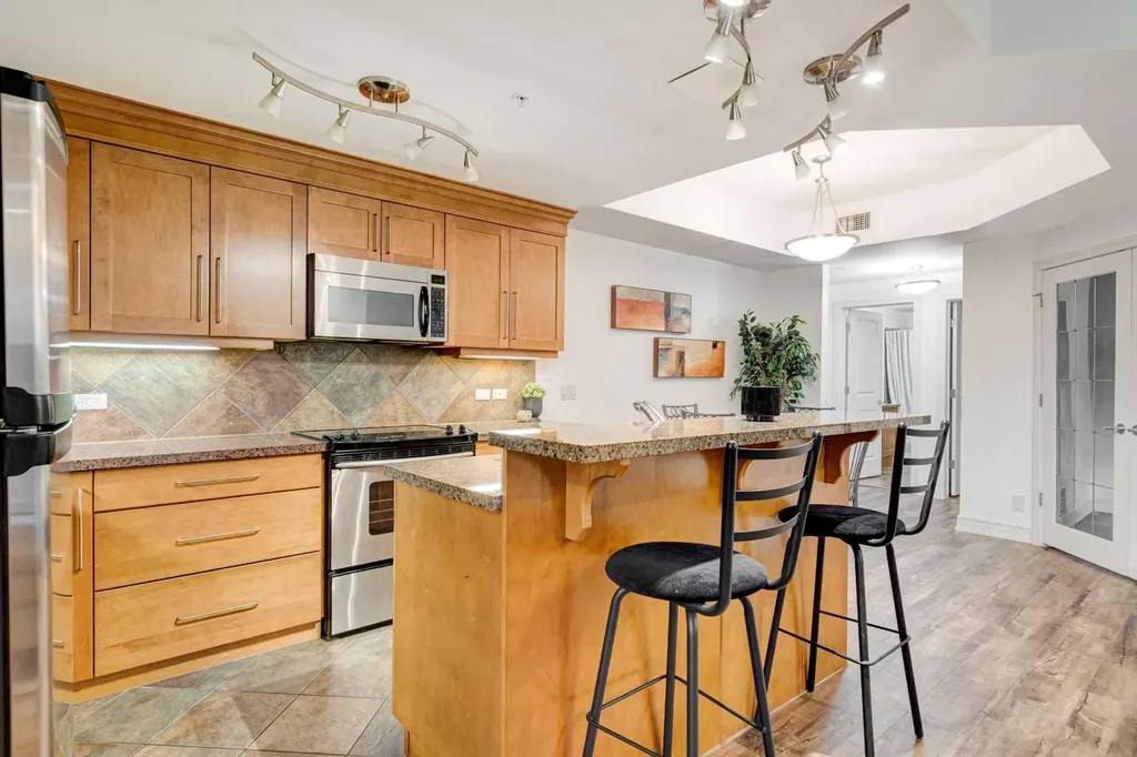 110 7 Street SW Calgary AB T2P 5M9