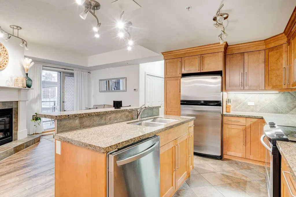 110 7 Street SW Calgary AB T2P 5M9