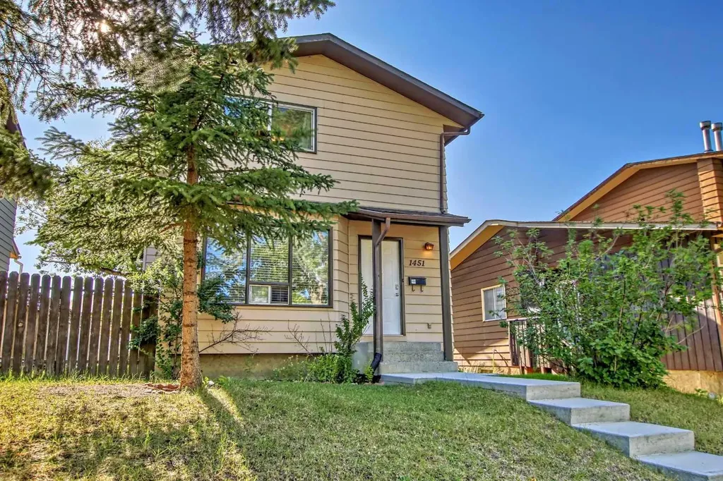 1451 Berkley Drive NW Calgary AB T3K 1T6