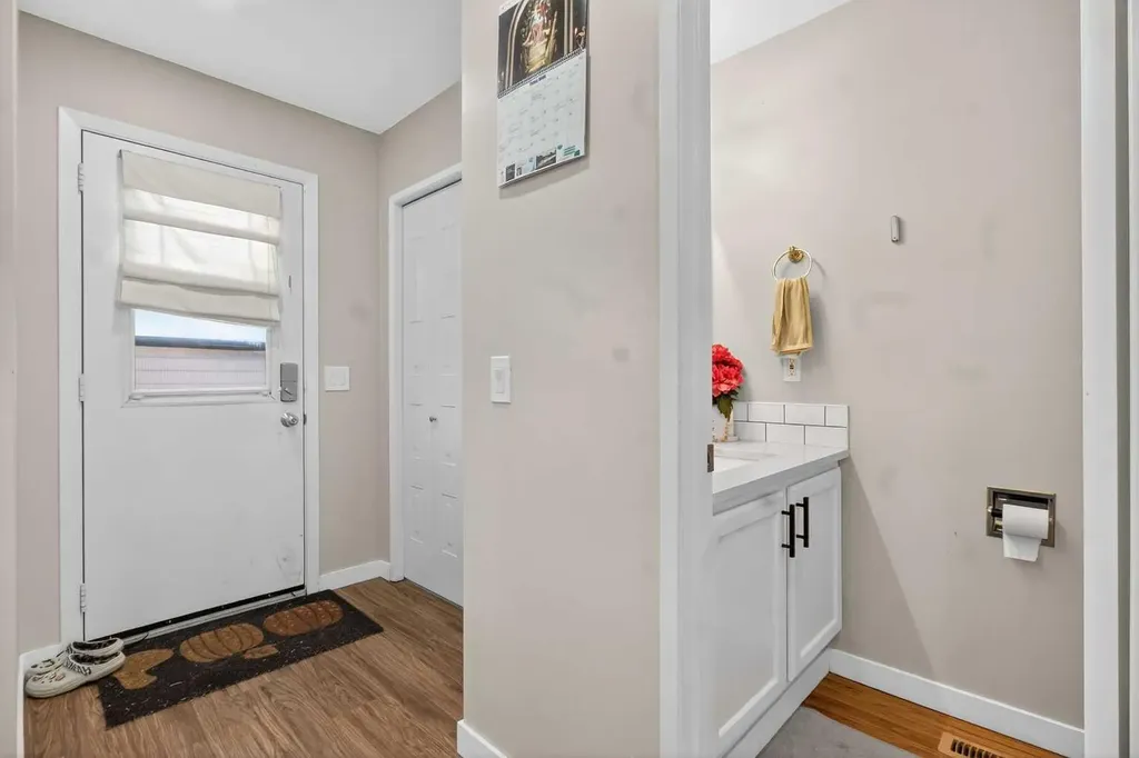 1451 Berkley Drive NW Calgary AB T3K 1T6