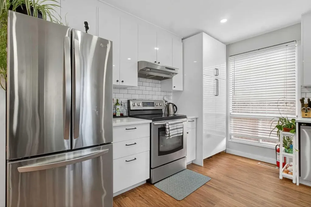 1451 Berkley Drive NW Calgary AB T3K 1T6