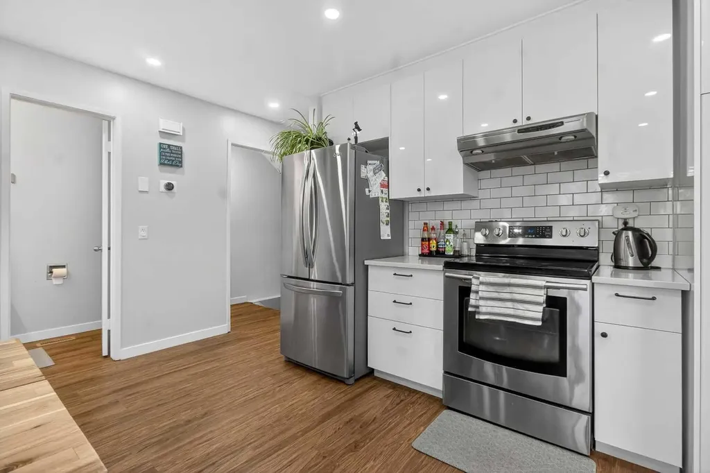 1451 Berkley Drive NW Calgary AB T3K 1T6