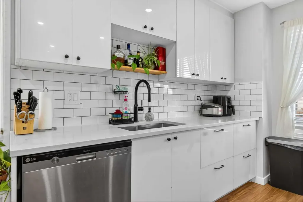 1451 Berkley Drive NW Calgary AB T3K 1T6