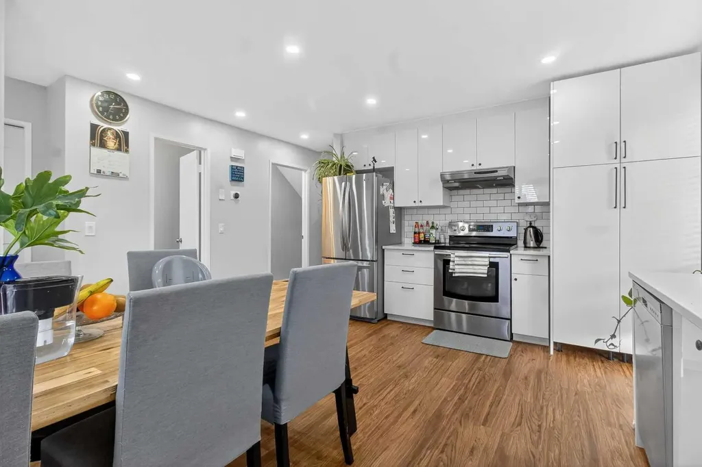 1451 Berkley Drive NW Calgary AB T3K 1T6