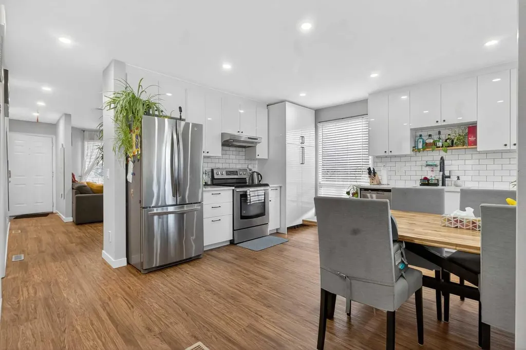 1451 Berkley Drive NW Calgary AB T3K 1T6