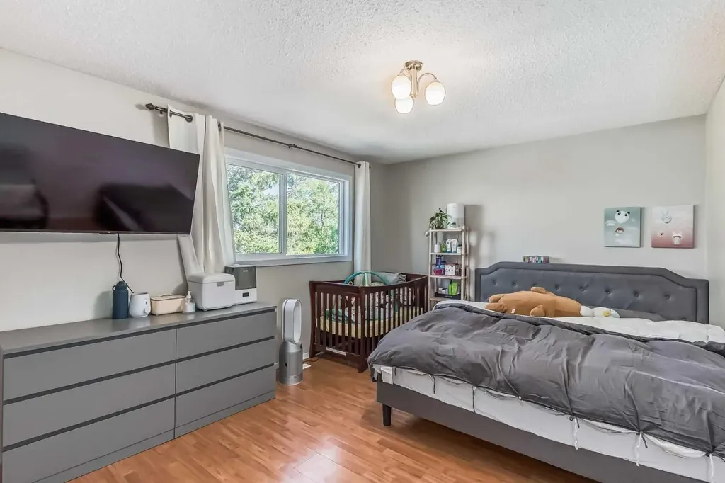 1451 Berkley Drive NW Calgary AB T3K 1T6