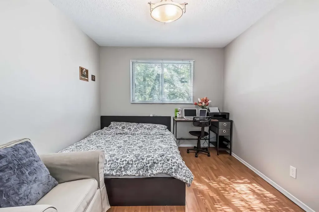 1451 Berkley Drive NW Calgary AB T3K 1T6
