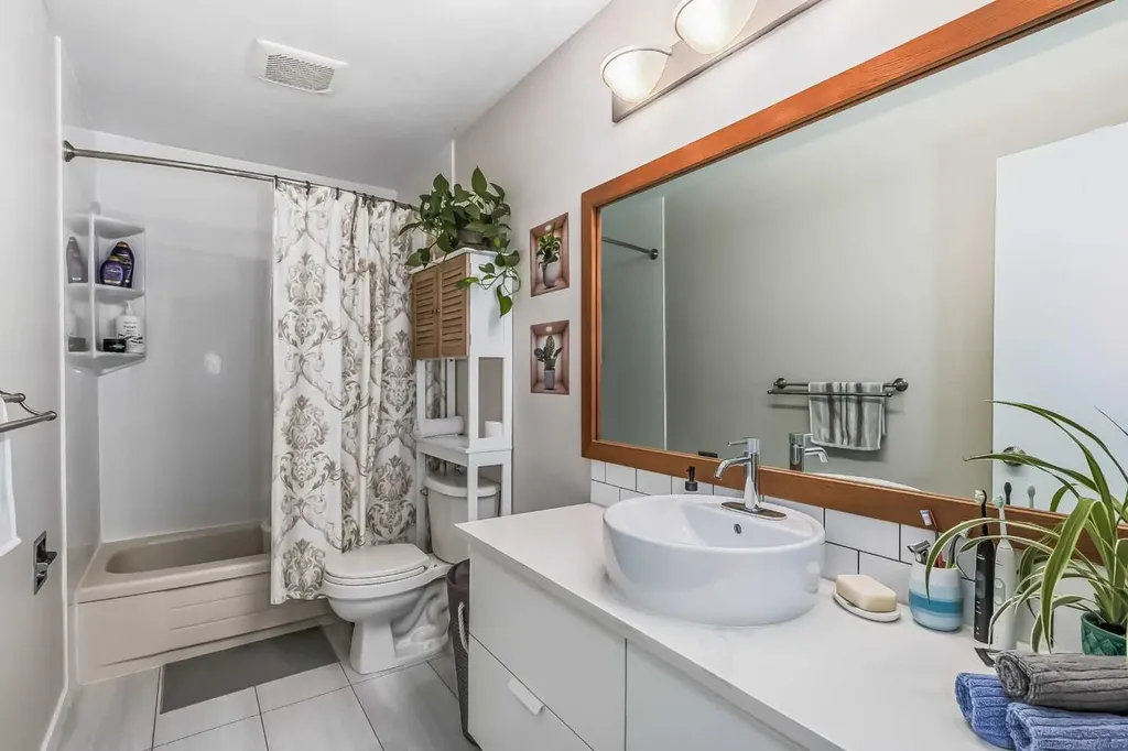 1451 Berkley Drive NW Calgary AB T3K 1T6