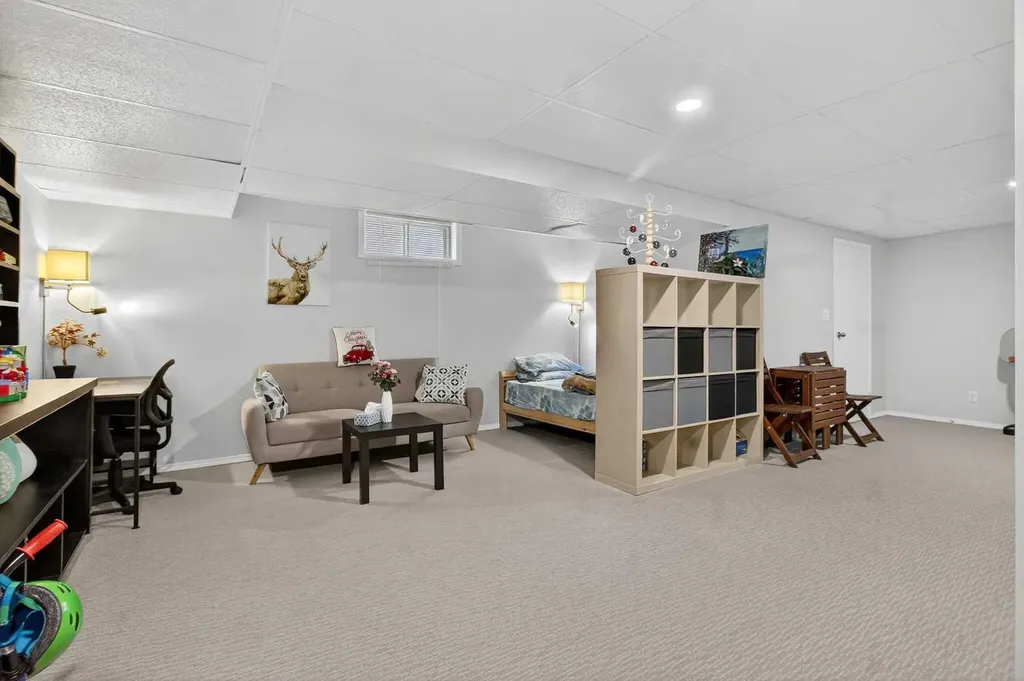 1451 Berkley Drive NW Calgary AB T3K 1T6