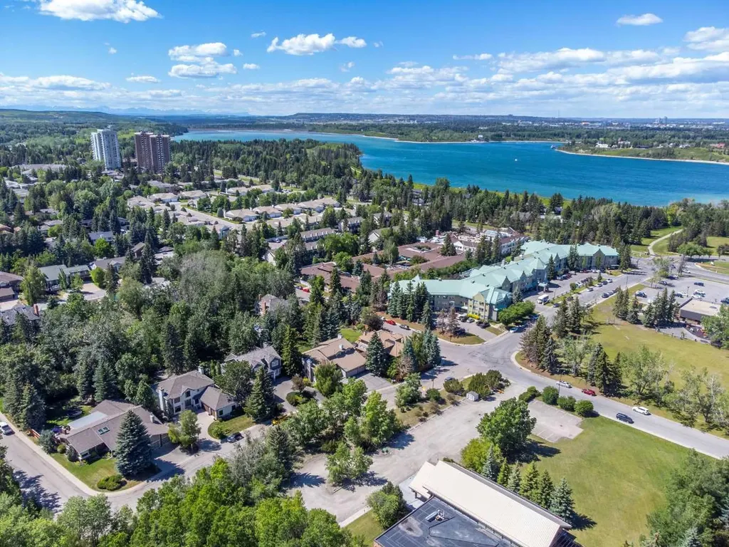 1711, 1715 92 Avenue SW Calgary AB T2V5C8