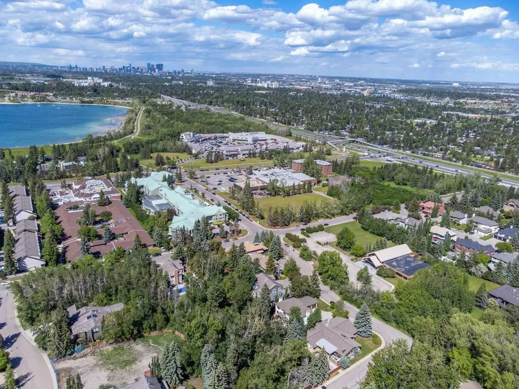 1711, 1715 92 Avenue SW Calgary AB T2V5C8