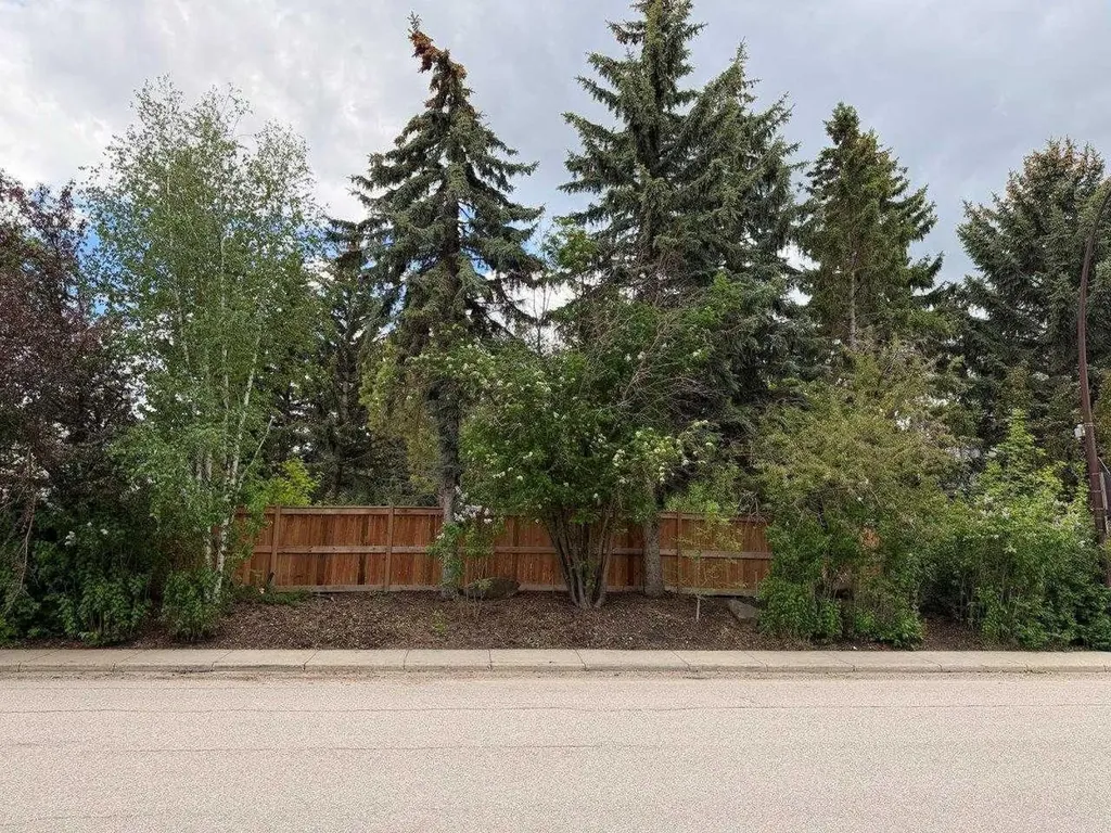 1711, 1715 92 Avenue SW Calgary AB T2V5C8
