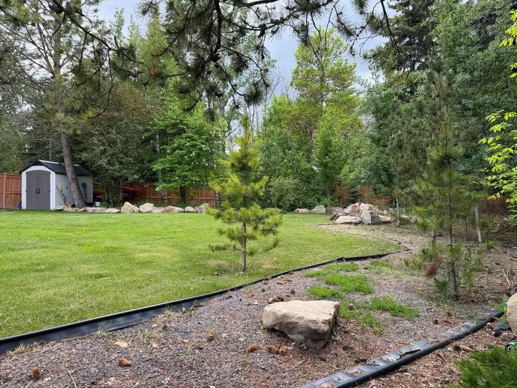 1711, 1715 92 Avenue SW Calgary AB T2V5C8