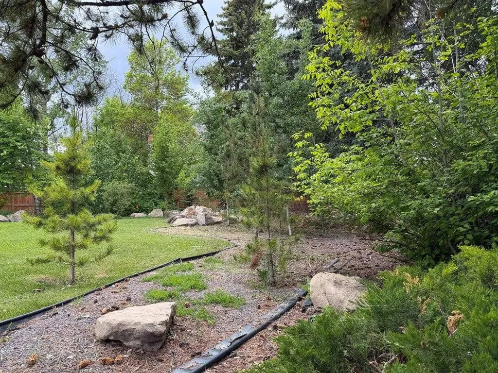 1711, 1715 92 Avenue SW Calgary AB T2V5C8