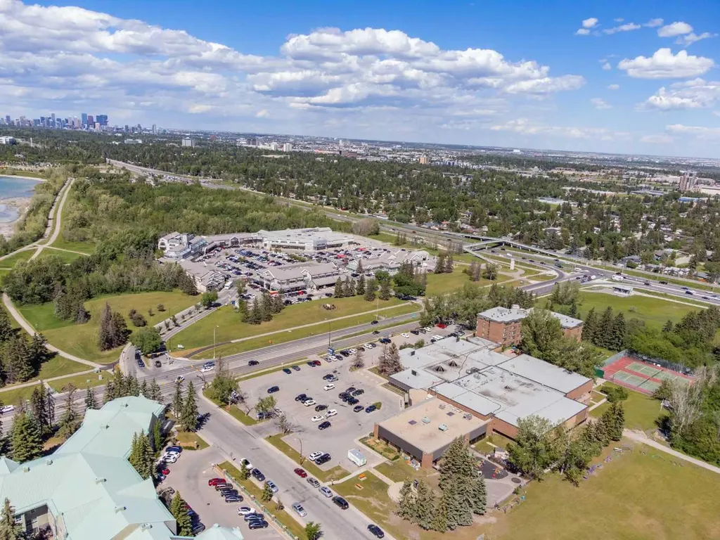 1711, 1715 92 Avenue SW Calgary AB T2V5C8