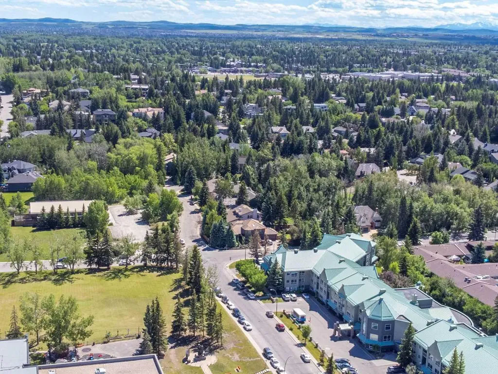 1711, 1715 92 Avenue SW Calgary AB T2V5C8