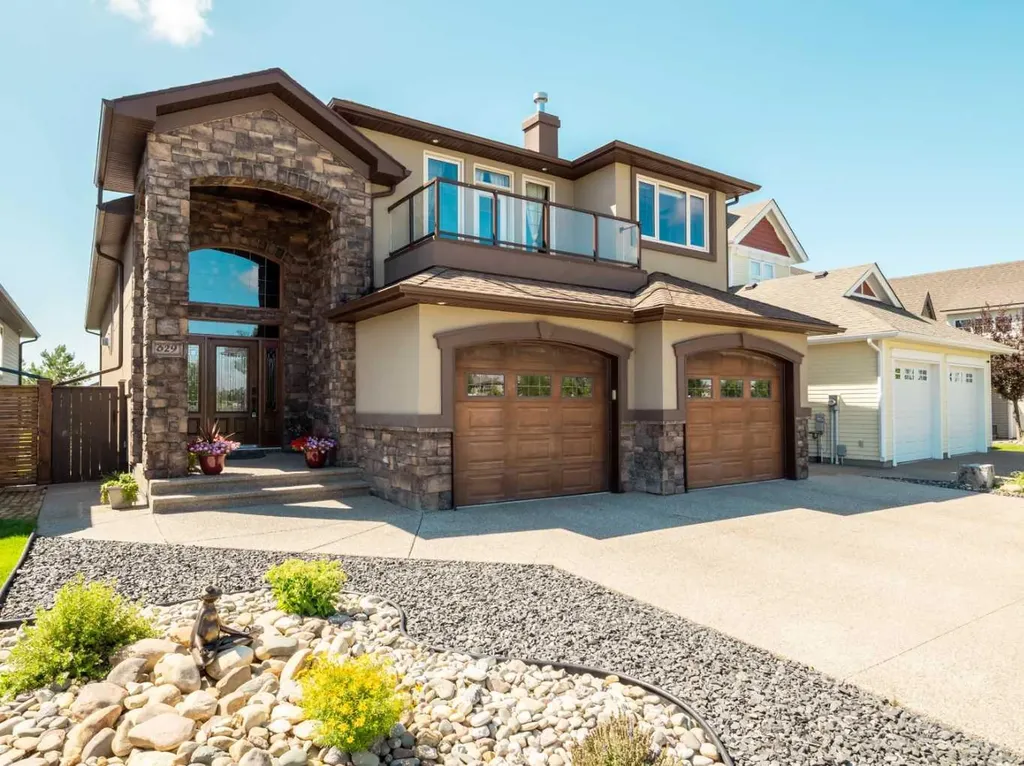 629 Southgate Boulevard S Lethbridge AB T1K 5R5