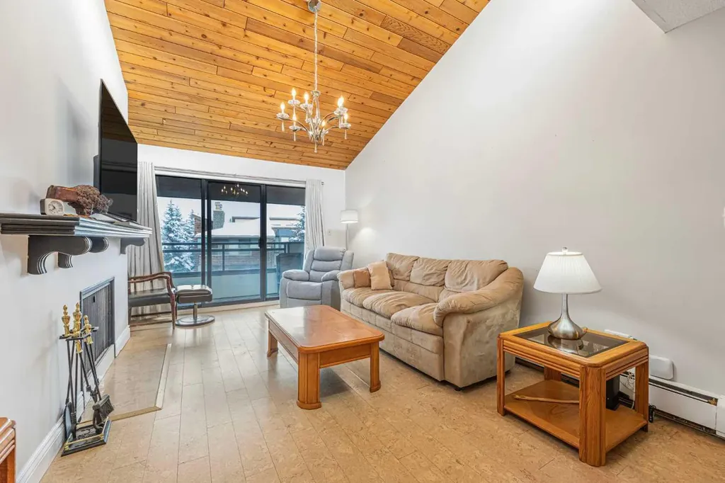 3730 50 Street NW Calgary AB T3A 2V9