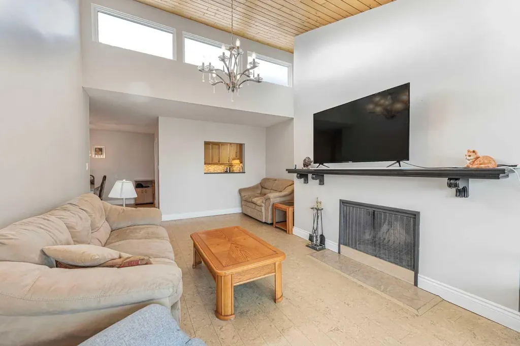 3730 50 Street NW Calgary AB T3A 2V9