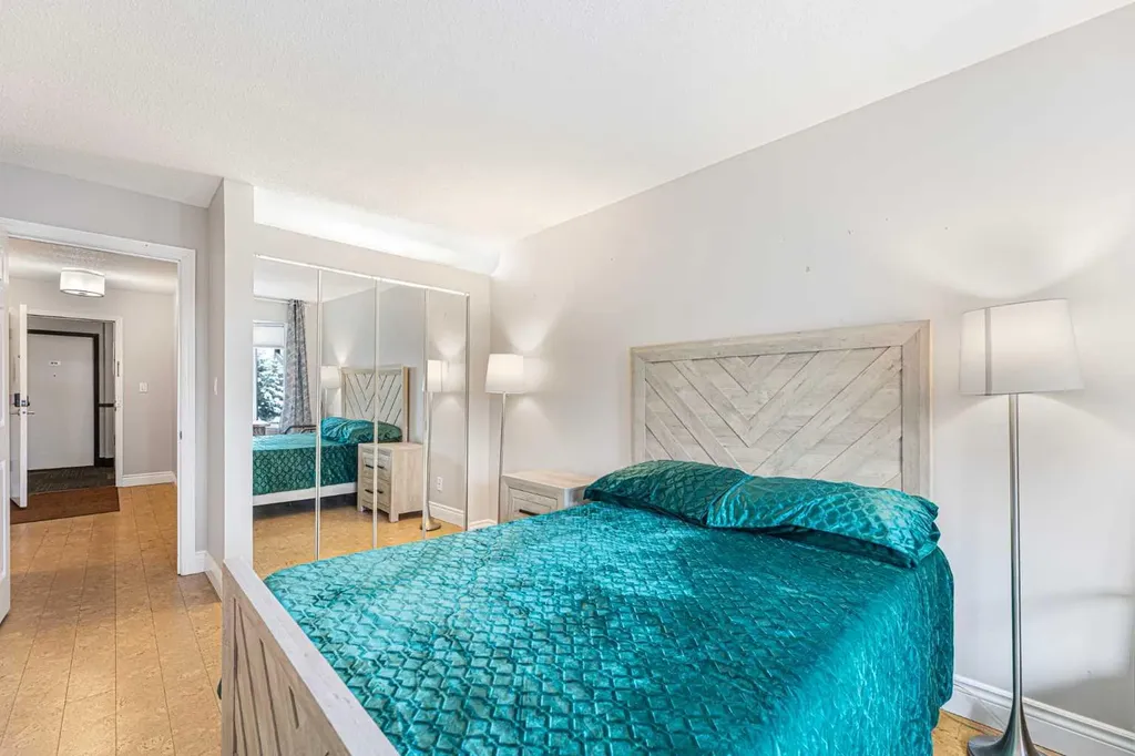 3730 50 Street NW Calgary AB T3A 2V9
