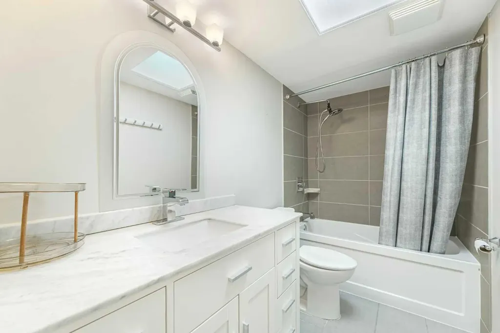 3730 50 Street NW Calgary AB T3A 2V9