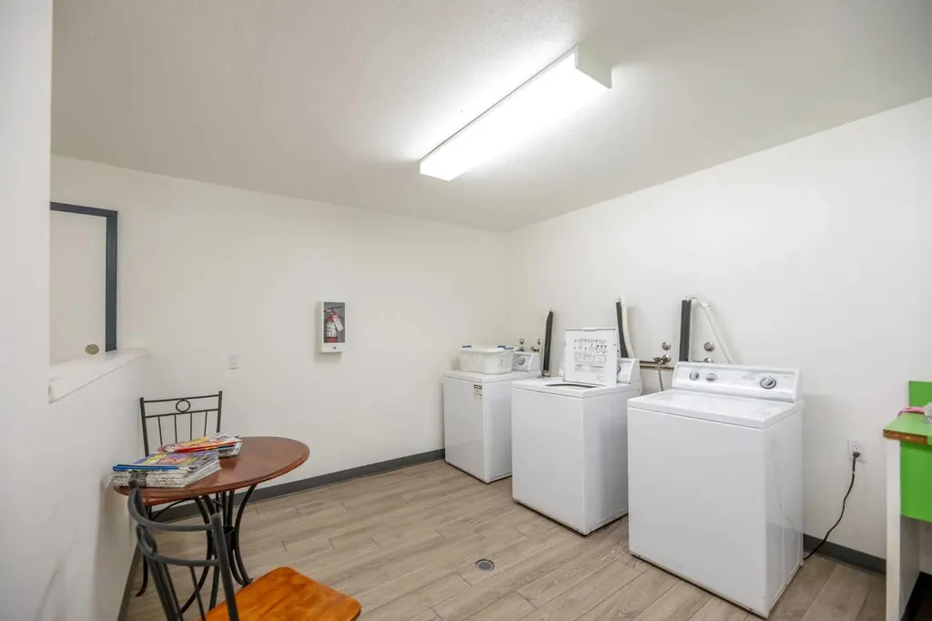 3730 50 Street NW Calgary AB T3A 2V9