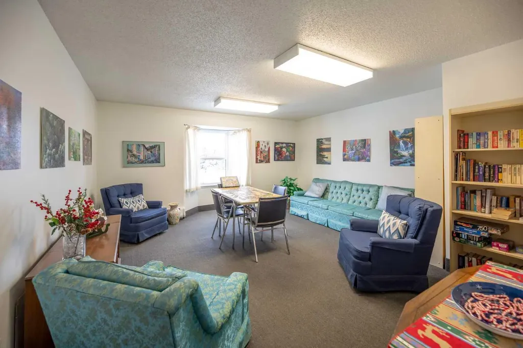 3730 50 Street NW Calgary AB T3A 2V9