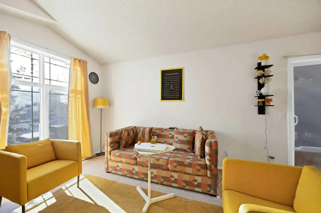 87 Taralea Gardens NE Calgary AB T3J 4W5