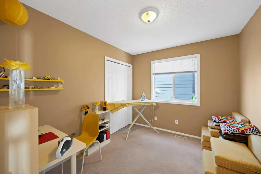 87 Taralea Gardens NE Calgary AB T3J 4W5