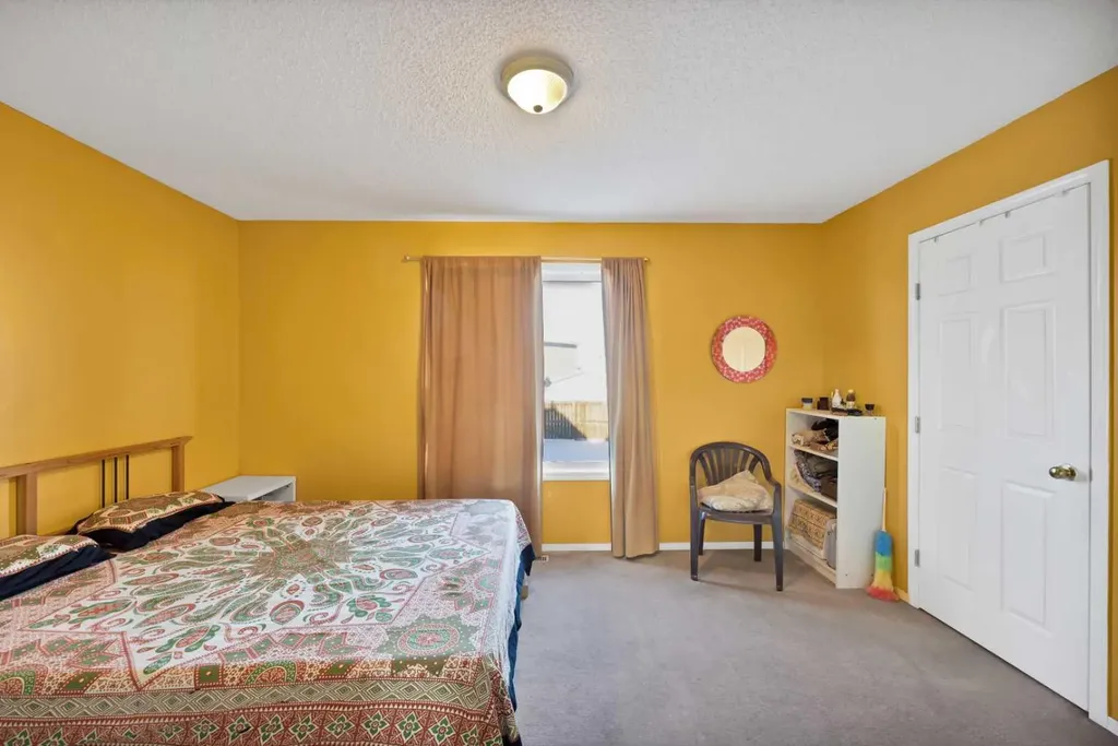 87 Taralea Gardens NE Calgary AB T3J 4W5