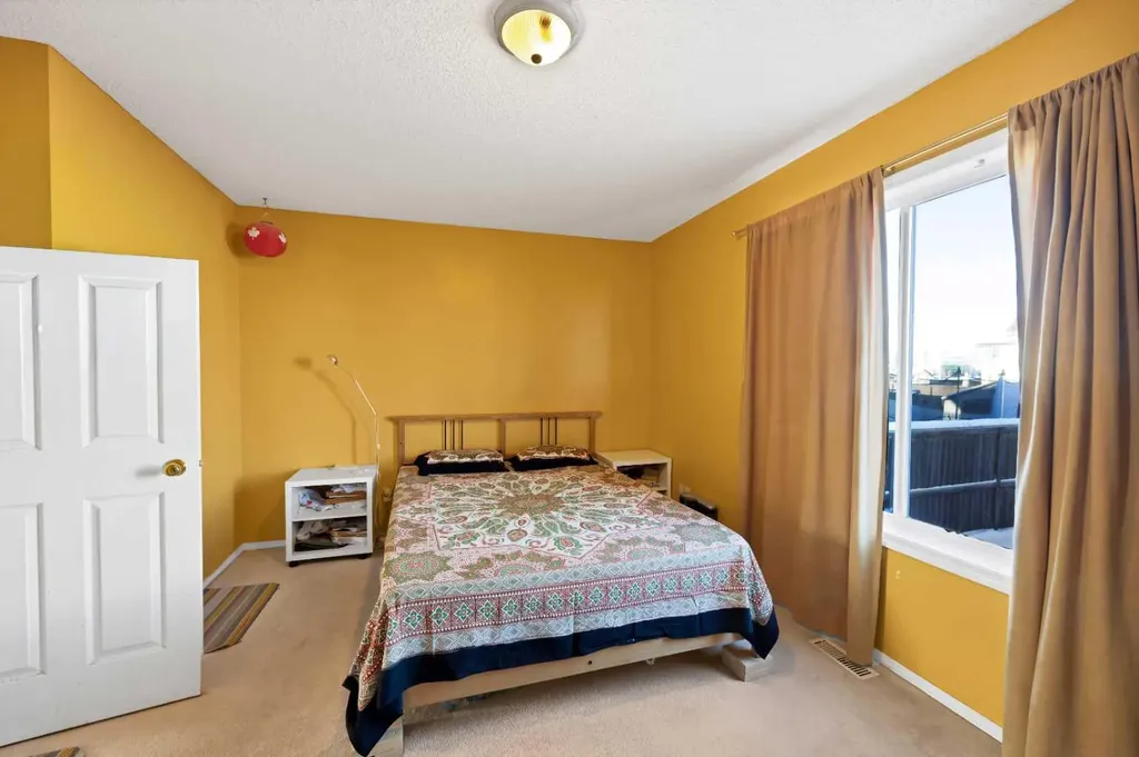 87 Taralea Gardens NE Calgary AB T3J 4W5
